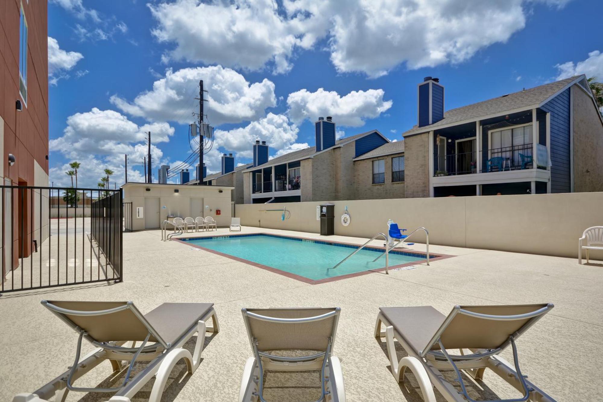 Holiday Inn Express & Suites - Houston Nasa - Boardwalk Area By Ihg Seabrook Zewnętrze zdjęcie